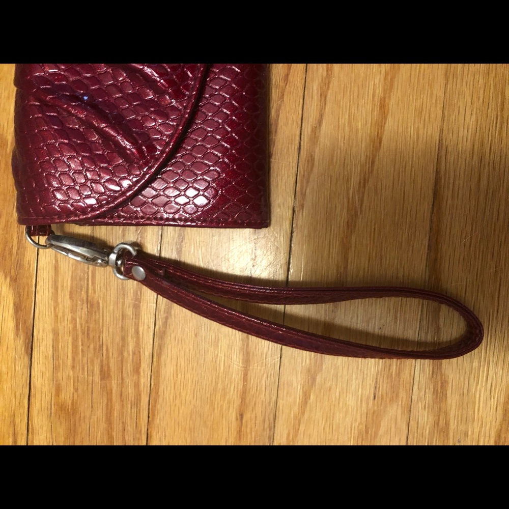 Ruby red clutch - Picture 3 of 5